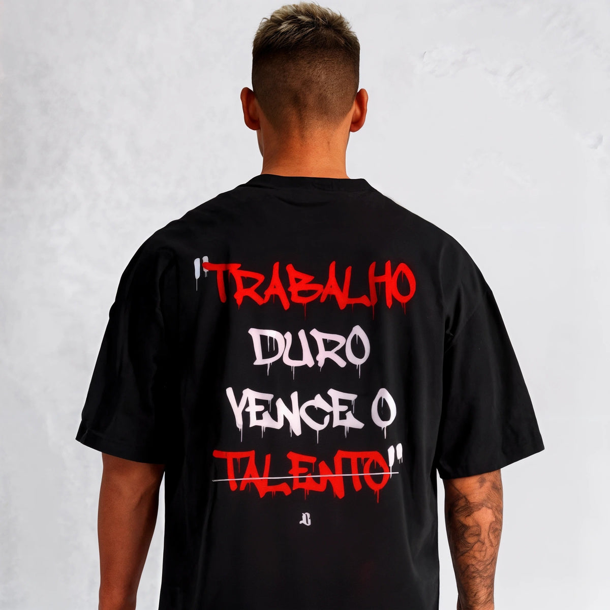 Camiseta Oversizedstreetwear Trabalho Duro Vence Talento